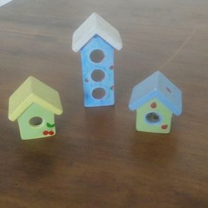3 Tiny birdhouses